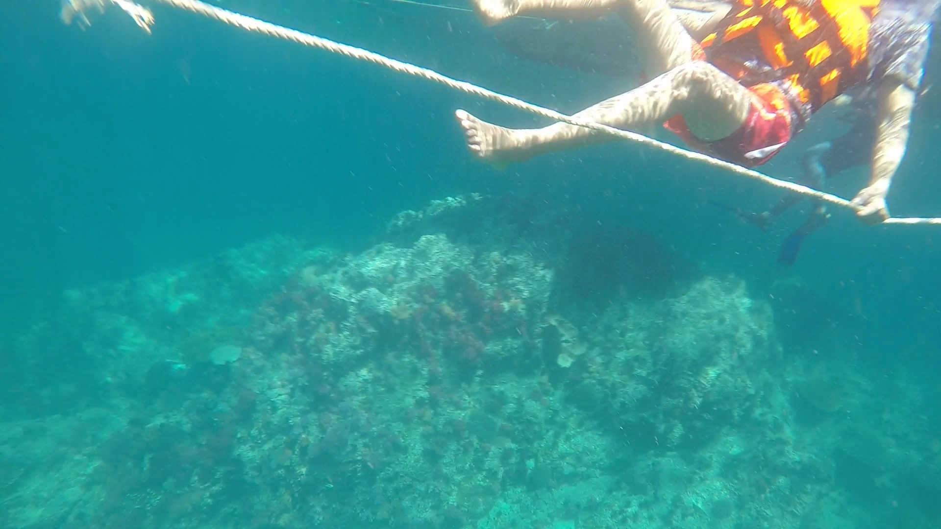 Aquatic slackline 01